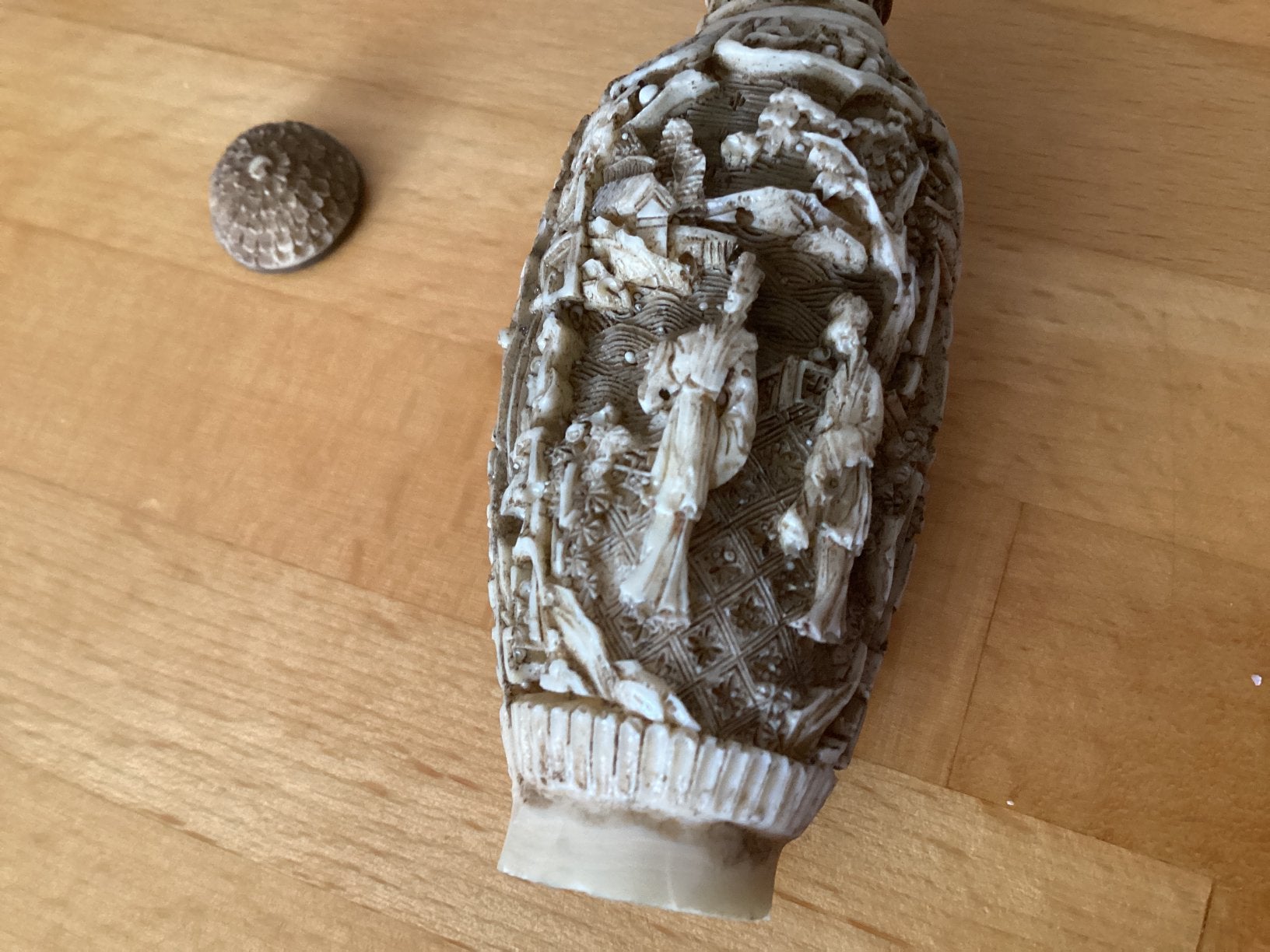 Chinees gesneden visbeen potje // hoog 7.5 cm, Ophalen of Verzenden