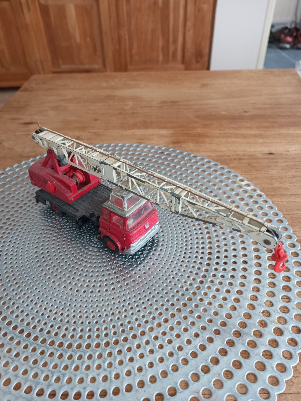 2 Dinky Toys kraanwagens, bespeelde staat, Ophalen of Verzenden, Gebruikt, Bus of Vrachtwagen, Dinky Toys