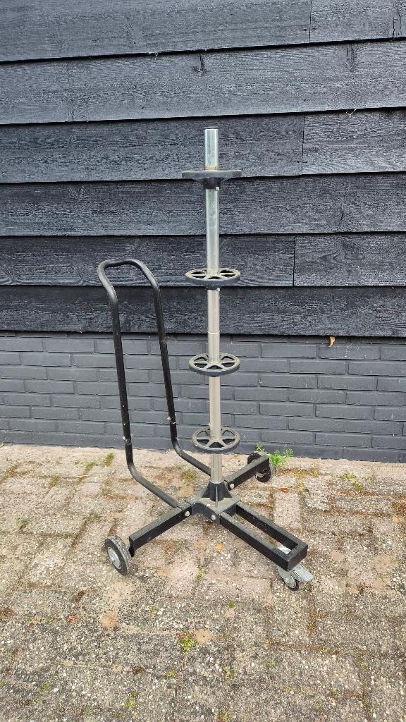 Velgenboom zonder hoes (evt met 2 LM Nissan QQ -J11 velgen), Auto diversen, Velgenbomen, Ophalen, Gebruikt