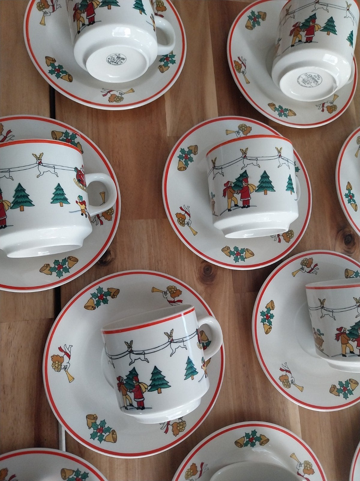 Set van 10 Jamestown China Kerst Kopjes en Schotels, Overige merken, Vintage, Ophalen of Verzenden, Zo goed als nieuw