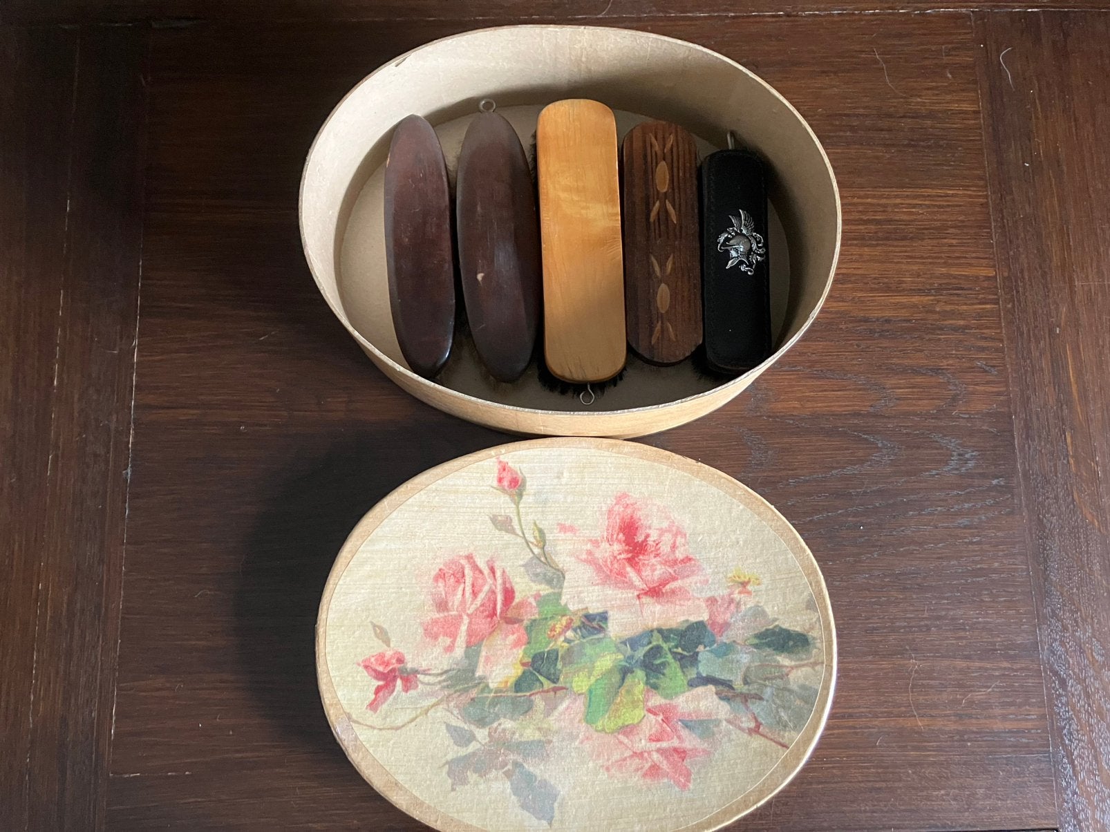 Vintage schoenpoetsset met borstels & decoratieve opbergdoos, Ophalen of Verzenden, Bezem of Borstel