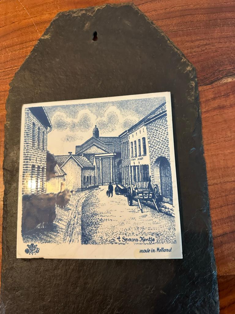 Delfts blauw tegeltje op leisteen landgraaf - Spaans Kentje, Ophalen of Verzenden
