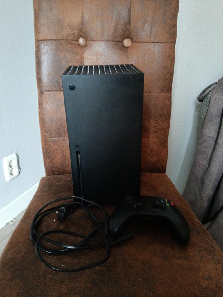 Xbox Series X 1TB met controller en kabels, Spelcomputers en Games, Spelcomputers | Xbox Series X en S, Gebruikt, Xbox Series X
