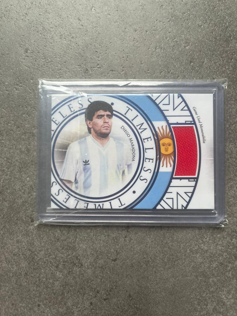 2023 Futera Diego Maradona Timeless Game Used Memorabilia /9, Hobby en Vrije tijd, Stickers en Plaatjes, Verzenden, Nieuw, Plaatje