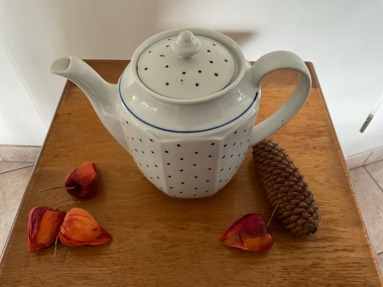Vintage Porseleinen Theepot met Blauwe Stippen, Ophalen of Verzenden