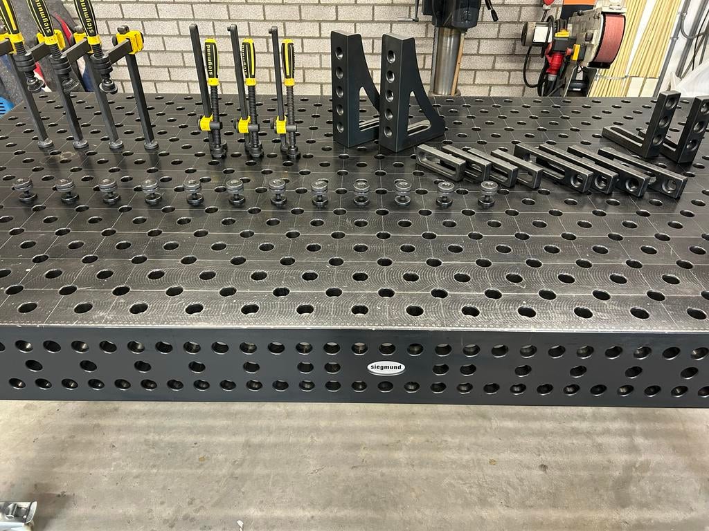 Siegmund Lastafel 2400x1200 28mm met toebehoren set, Zakelijke goederen, Machines en Bouw | Industrie en Techniek, Ophalen