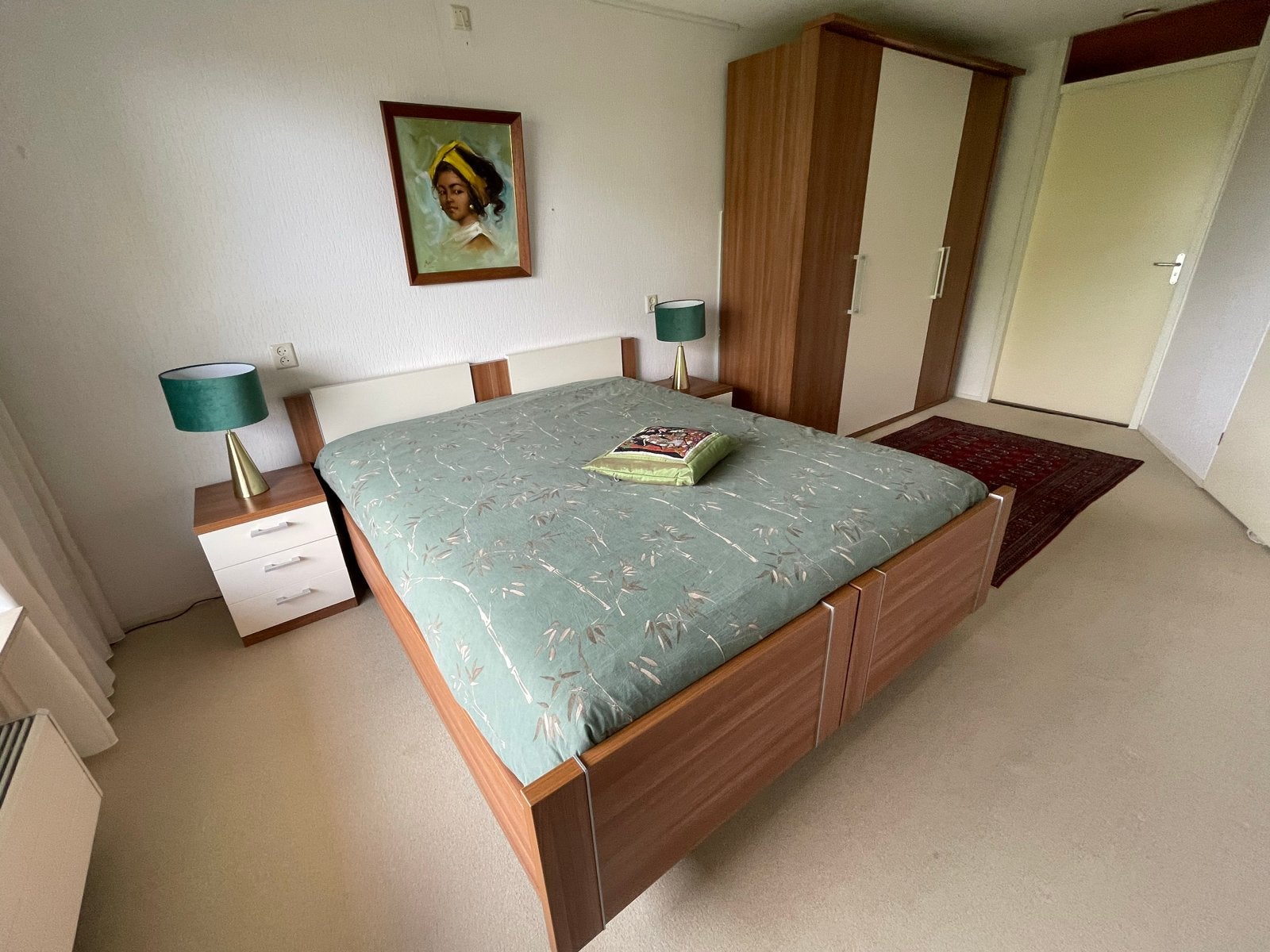 Mooie 2 persoons bed - Uniek: deelbaar en verrijdbaar, Huis en Inrichting, Ophalen, Gebruikt, Bruin, Tweepersoons