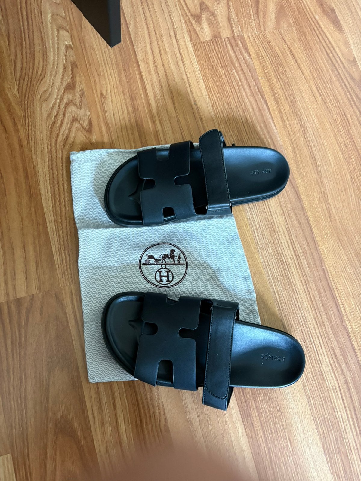 1 op 1 Hermes slippers, Slippers, Zwart, Nieuw, Ophalen of Verzenden