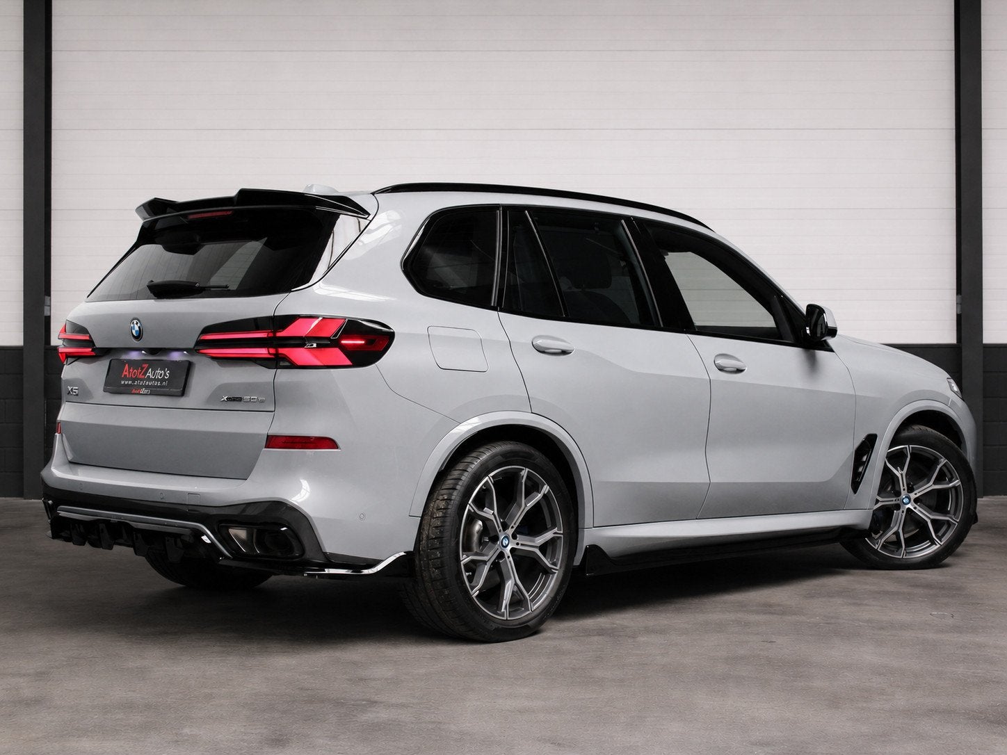 BMW X5 XDrive50e Pano H&K Massage Active Steering HUD 360*, Gebruikt, 2395 kg, Bedrijf, 489 pk