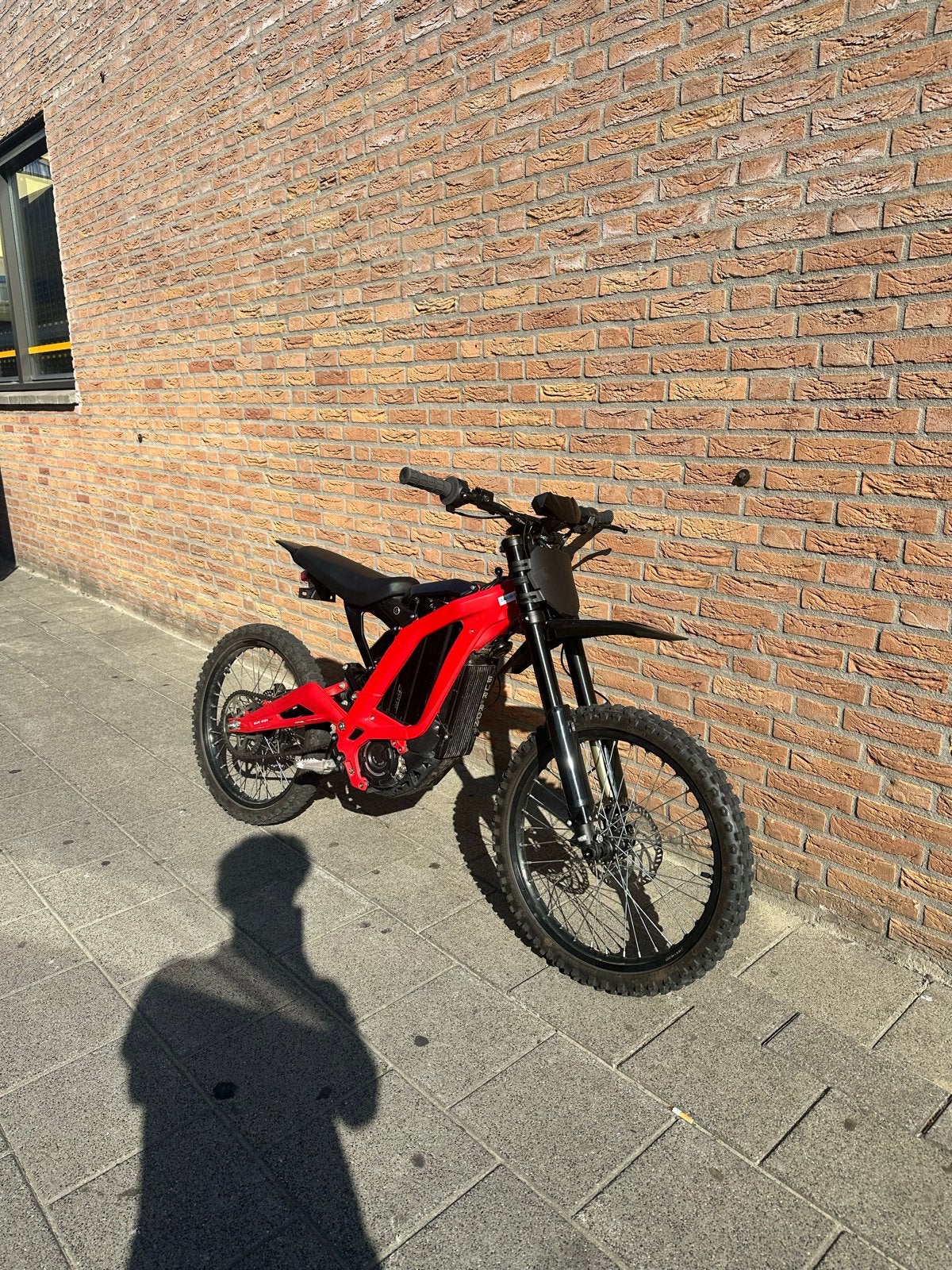 Surron LBX Light Bee X - Elektrische Crossmotor, Ophalen, Gebruikt, Maximaal 45 km/u