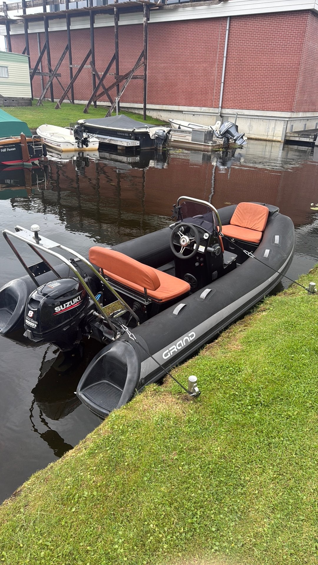 Rubberboot met console, 8 pk, Afdekzeil, 17 m, Zo goed als nieuw