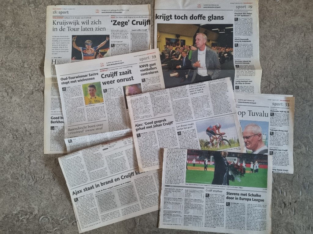 Artikelen Johan Cruijff in Ajax-conflict (2011), Ophalen of Verzenden, 1980 tot heden, Knipsel(s)