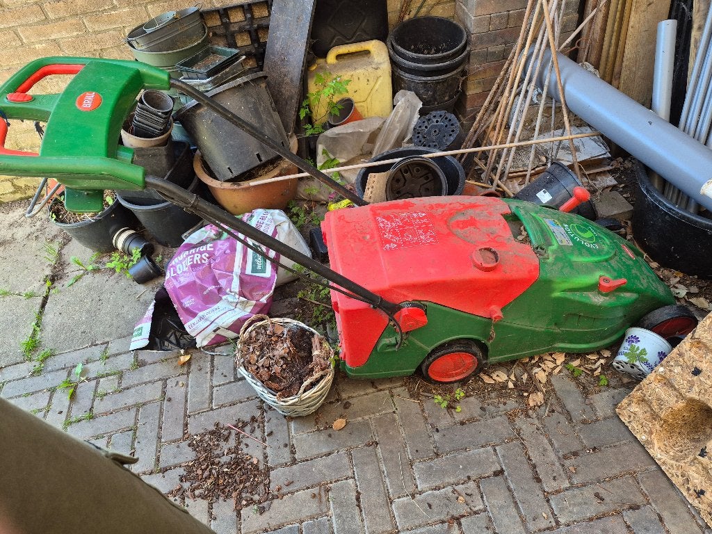 Grasmaaier, wiel moet vervangen, Ophalen, Gebruikt