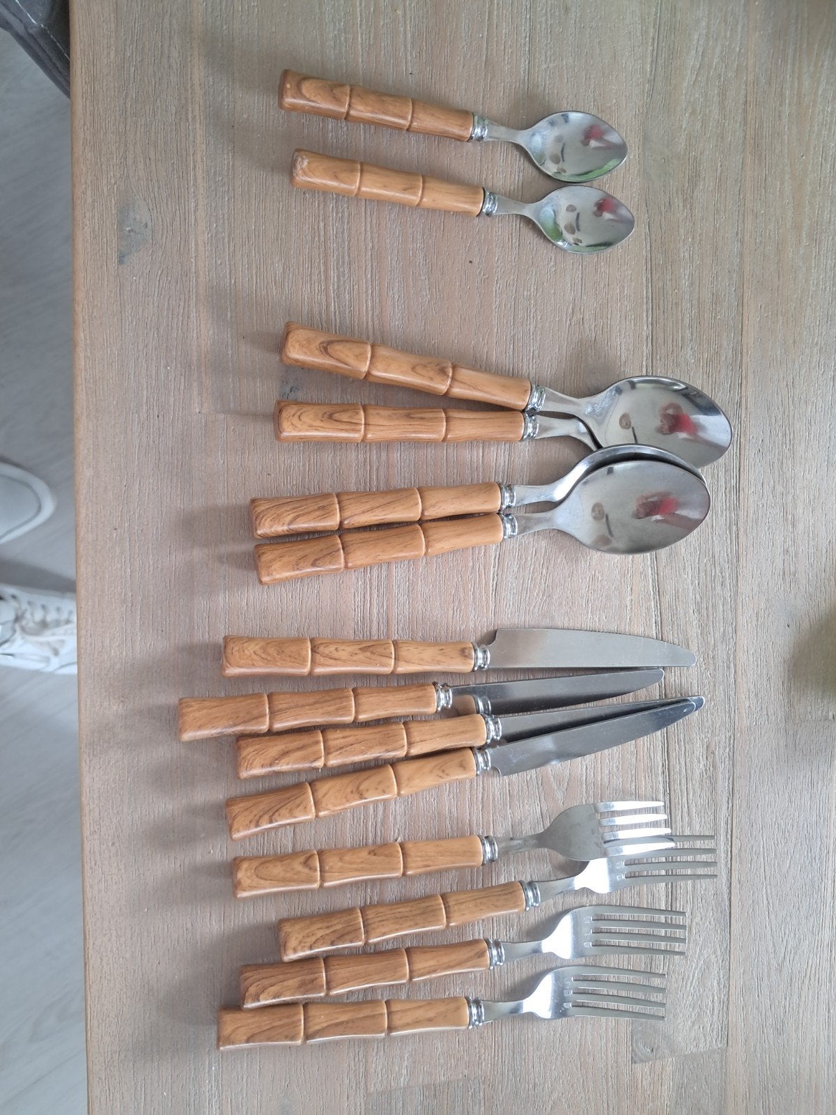 Kampeer bestekset met kunststof handvatten, Ophalen