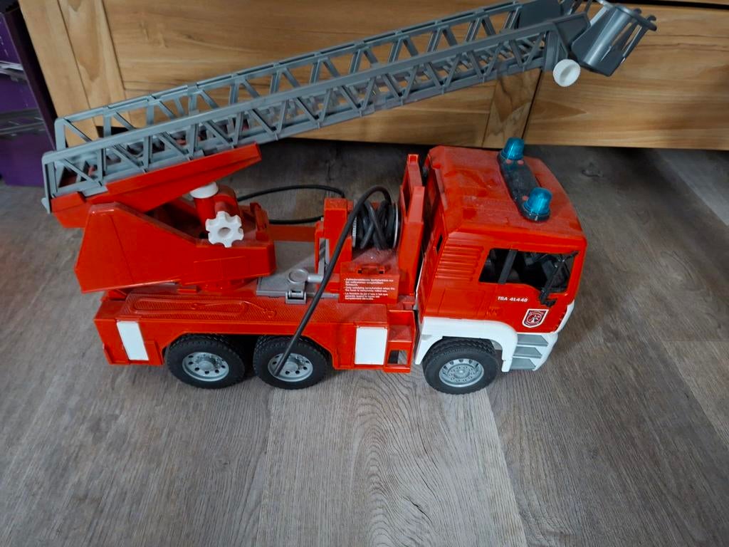 Bruder brandweerauto, Kinderen en Baby's, Speelgoed | Speelgoedvoertuigen, Ophalen of Verzenden, Gebruikt
