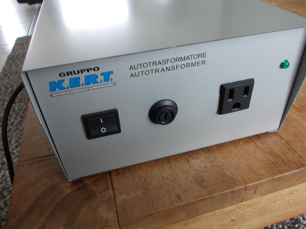Spanning omvormer 230 V  naar  110 V  1000VA  adapter, Ophalen of Verzenden, Zo goed als nieuw