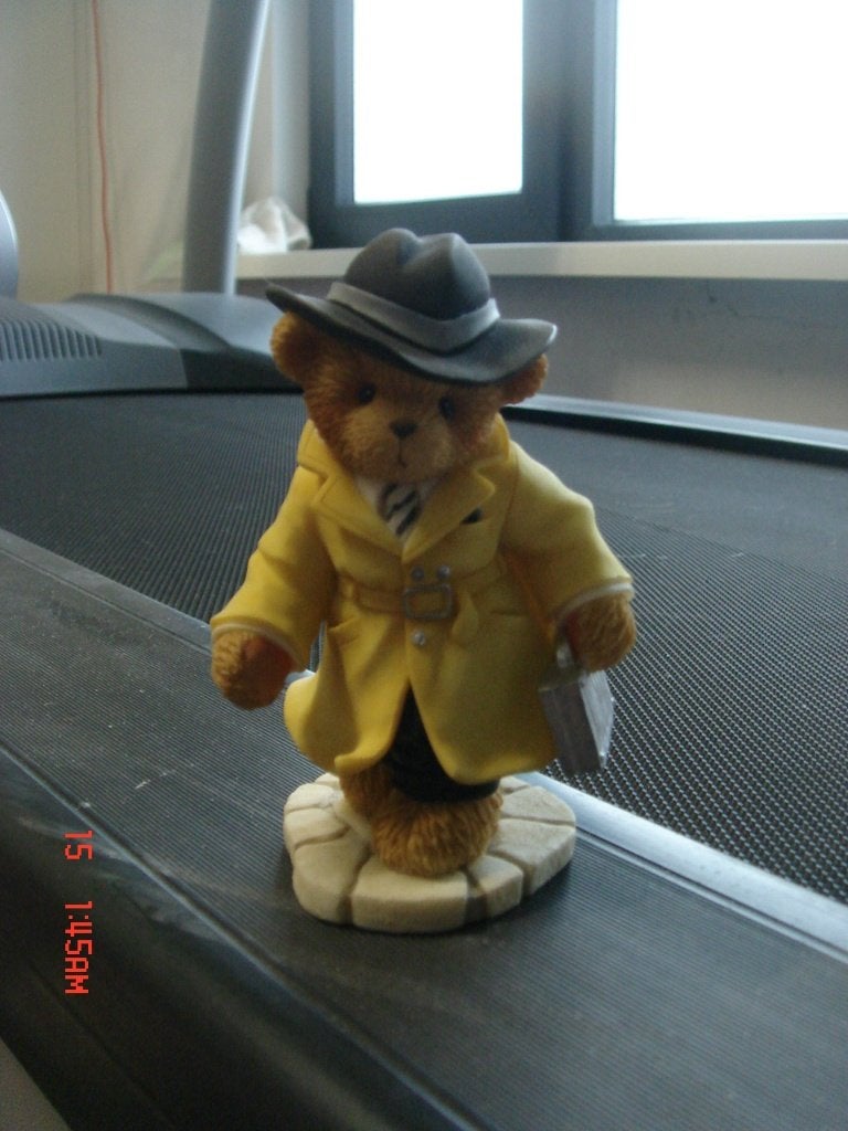 Cherished Teddies T James met gele jas, Ophalen of Verzenden, Zo goed als nieuw, Beeldje, Cherished Teddies