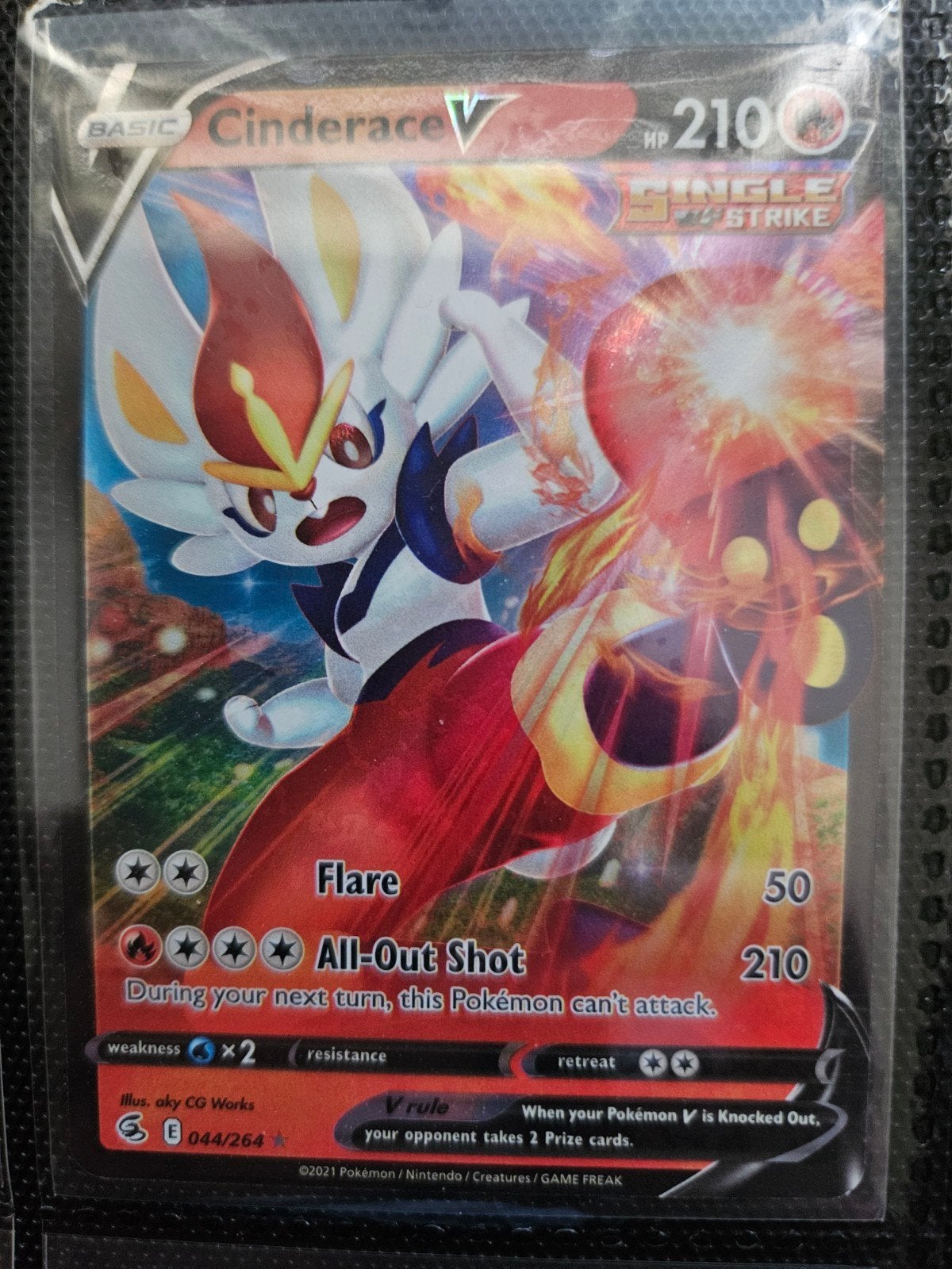 Pokemon Cinderace V 044/264 Fusion Strike, Ophalen of Verzenden, Zo goed als nieuw, Losse kaart, Foil