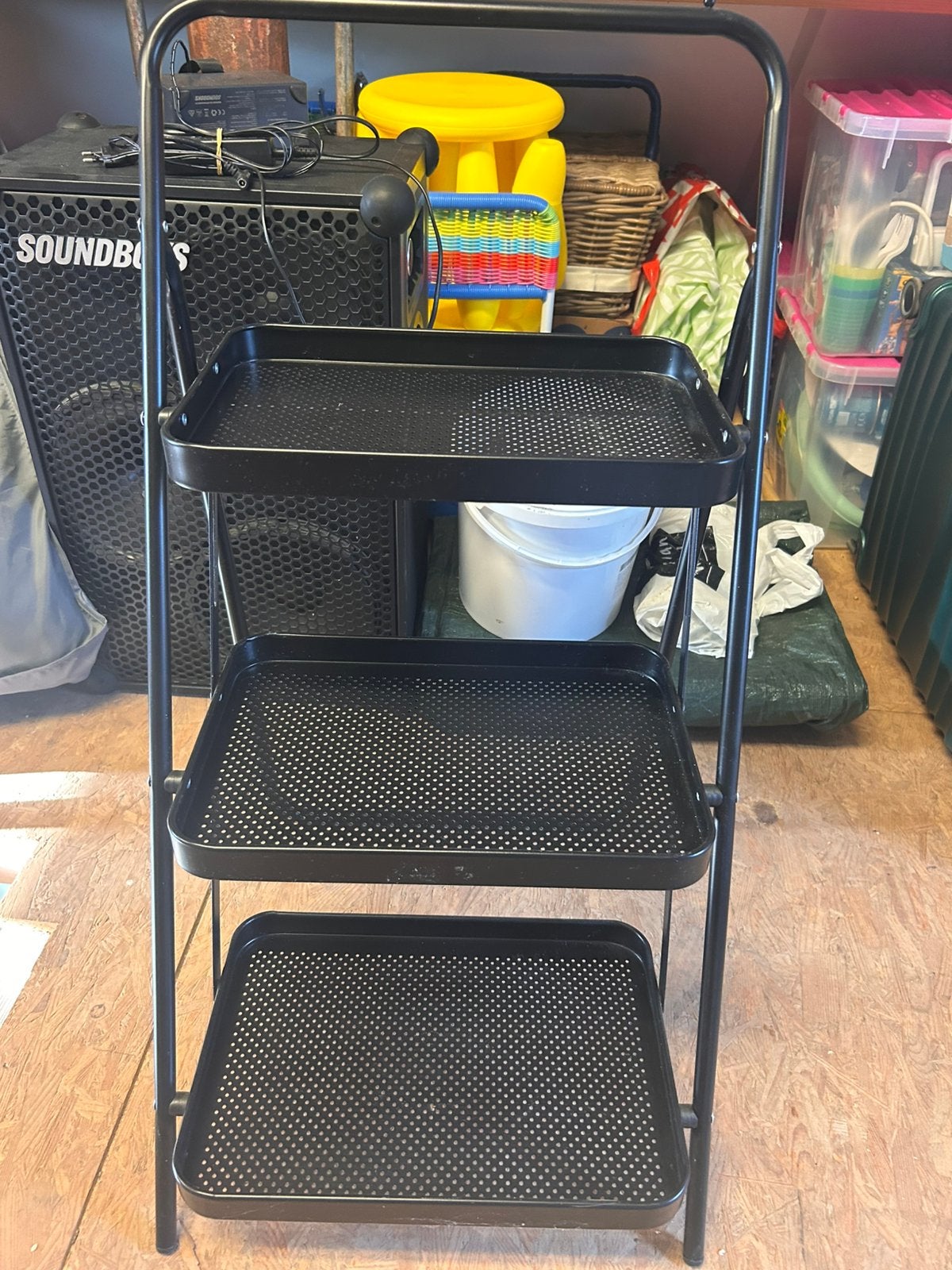 Zwart opberg treetje ikea, Ophalen, Zo goed als nieuw