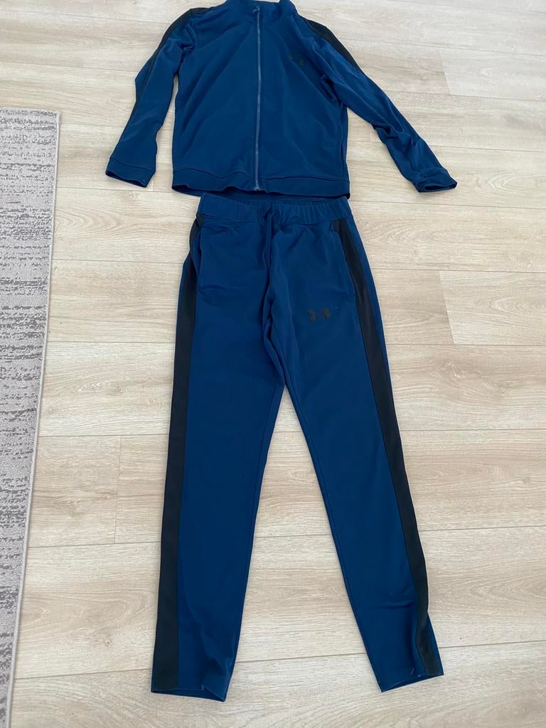 Under Armour trainingspak - Blauw met zwarte accenten, Kleding | Heren, Sportkleding, Ophalen of Verzenden, Zo goed als nieuw