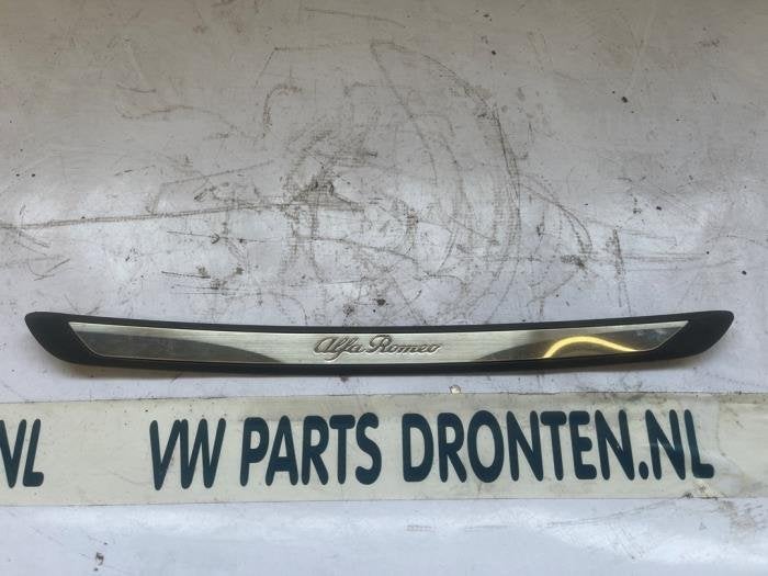 Sierstrip van een Alfa Romeo Stelvio, Gebruikt, -, Verzenden, -