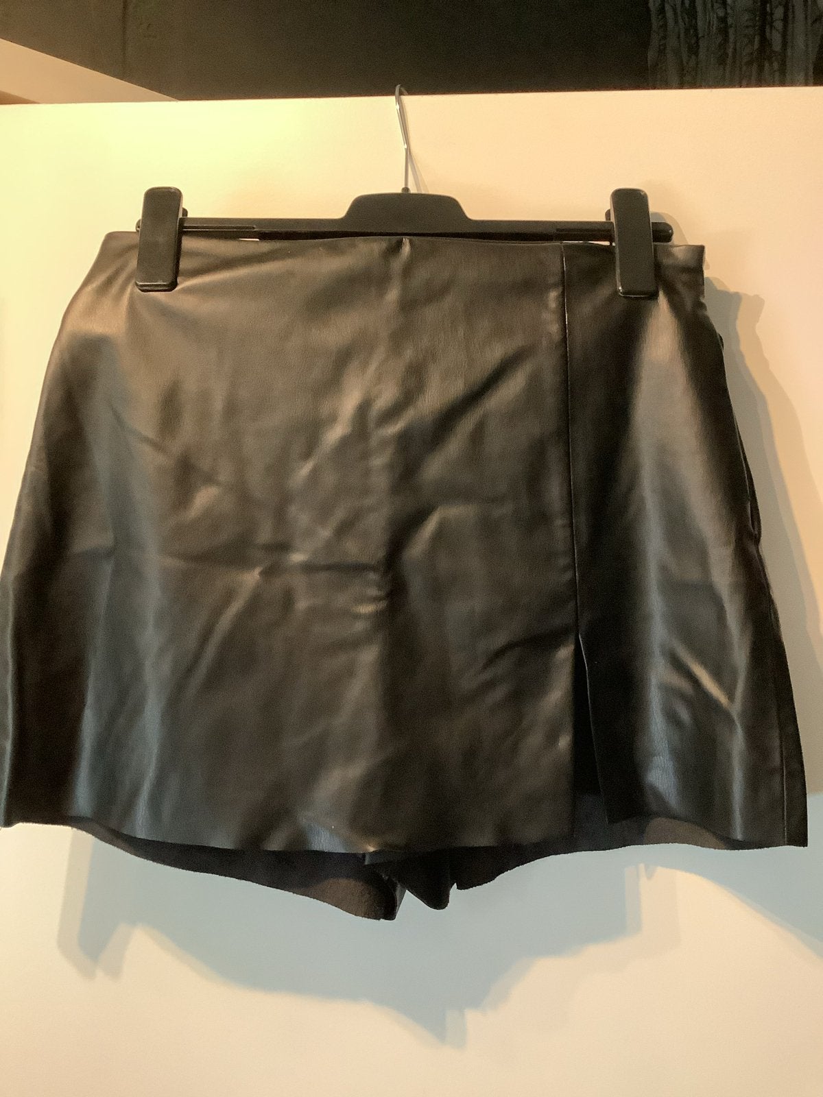 Zwarte skai leren skort van Zara maat L, Kleding | Dames, Zwart, Maat 42/44 (L), Ophalen of Verzenden, Zo goed als nieuw