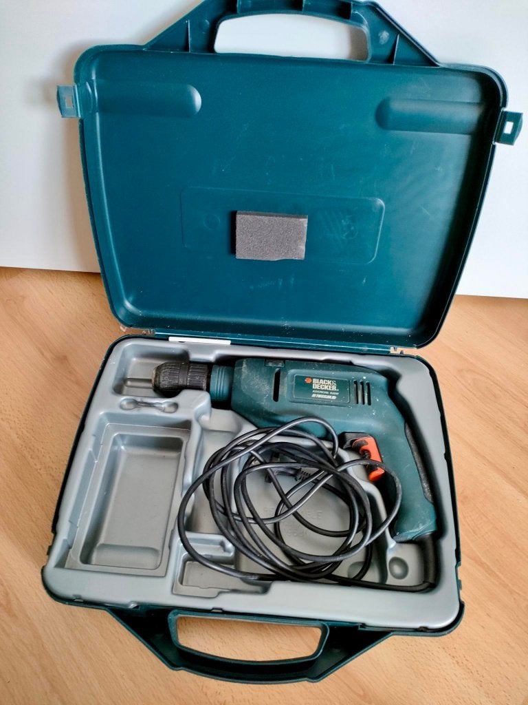 Black&Decker KD574CRE 620W Boormachine in Luxe Koffer, Doe-het-zelf en Verbouw, Gereedschap | Boormachines, Ophalen of Verzenden