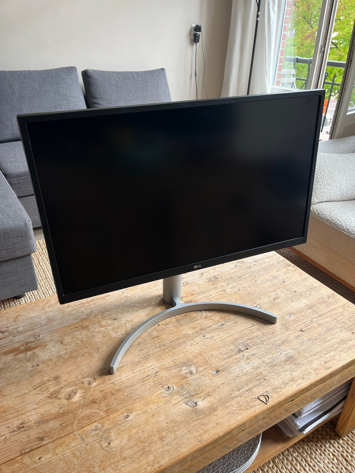 LG 27UL550-W 27 inch 4K UHD Monitor, Ophalen, IPS, Kantelbaar, DisplayPort