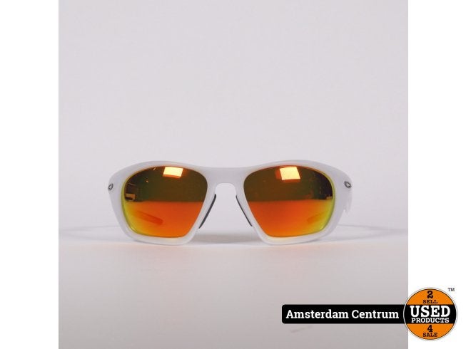 Oakley OO9431-1060 Zonnebril - A Grade, Oakley, Zo goed als nieuw, Support@oakley.com, 1 Icon, 1 Legacy Way
Foothill Ranch, CA 92610
USA