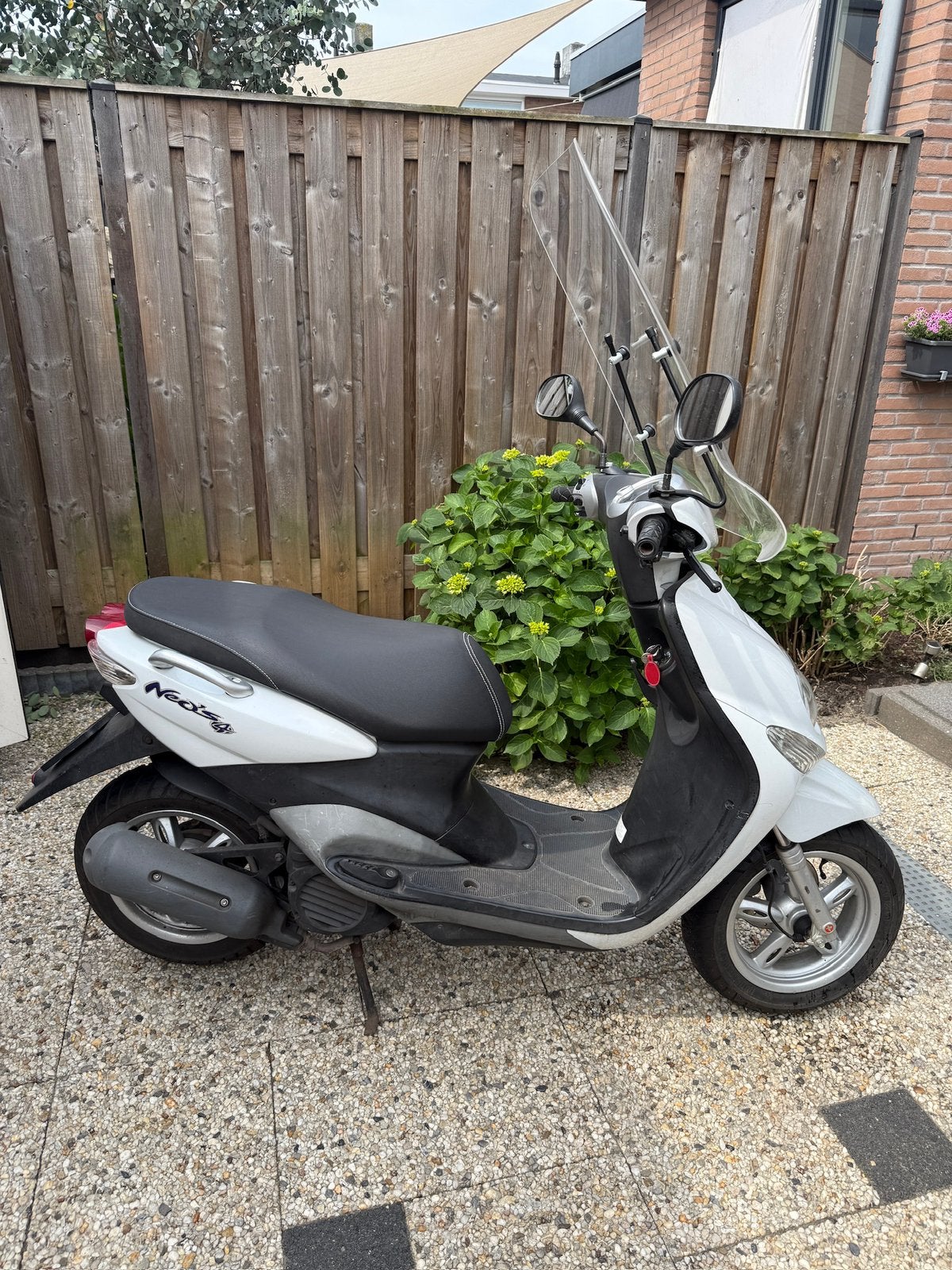 Yamaha Neo's Scooter - Wit, Goed Onderhouden, Fietsen en Brommers, Scooters | Yamaha, Ophalen, Gebruikt, Maximaal 45 km/u, Benzine