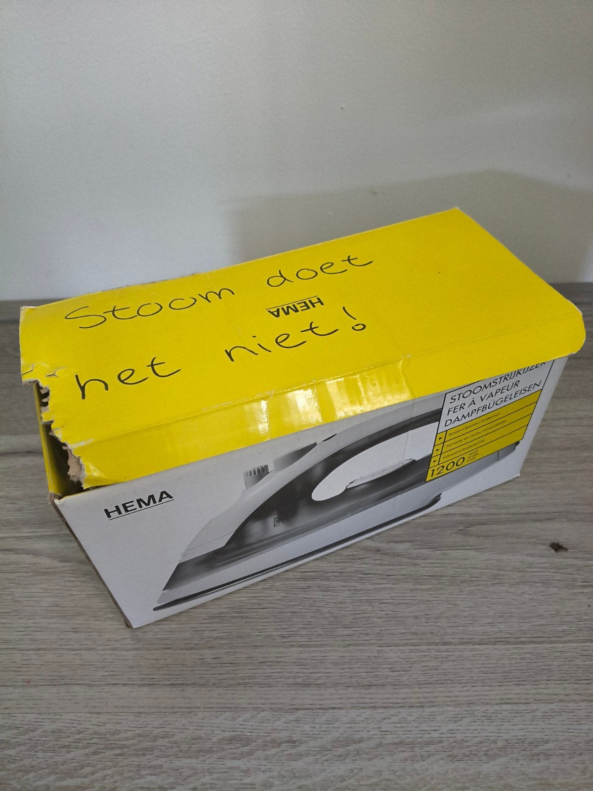Hema Stoomstrijkijzer 1200W - Stoom doet het niet!, Ophalen, Gebruikt, Strijkijzer met snoer