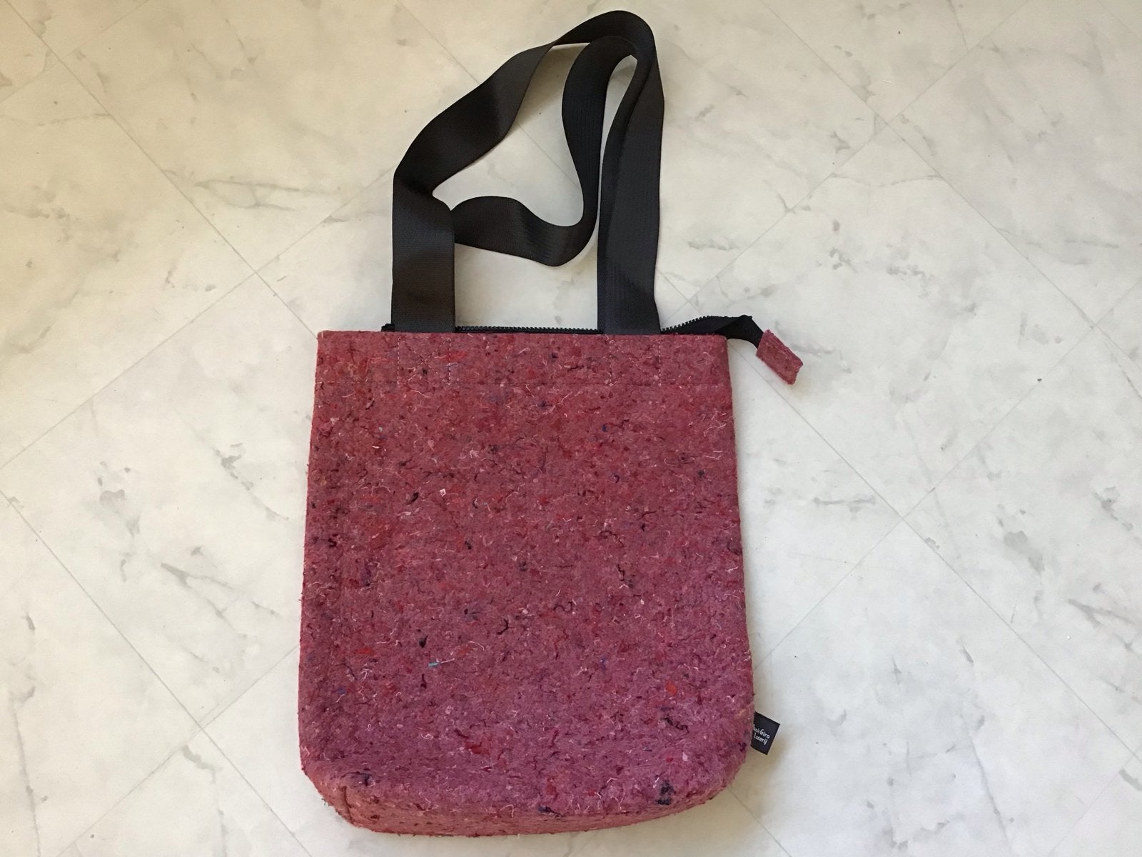 Unieke roze tas met zwarte band nieuw rook- diervrij huis, Ophalen of Verzenden, Nieuw, Roze, Handtas
