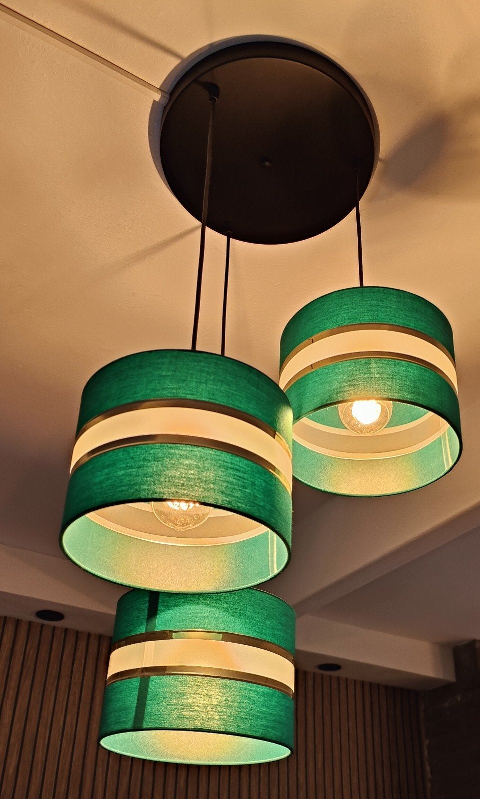 Moderne hanglamp met 3 groene stoffen kappen, Huis en Inrichting, Ophalen, Metaal, E27 (groot), Zo goed als nieuw