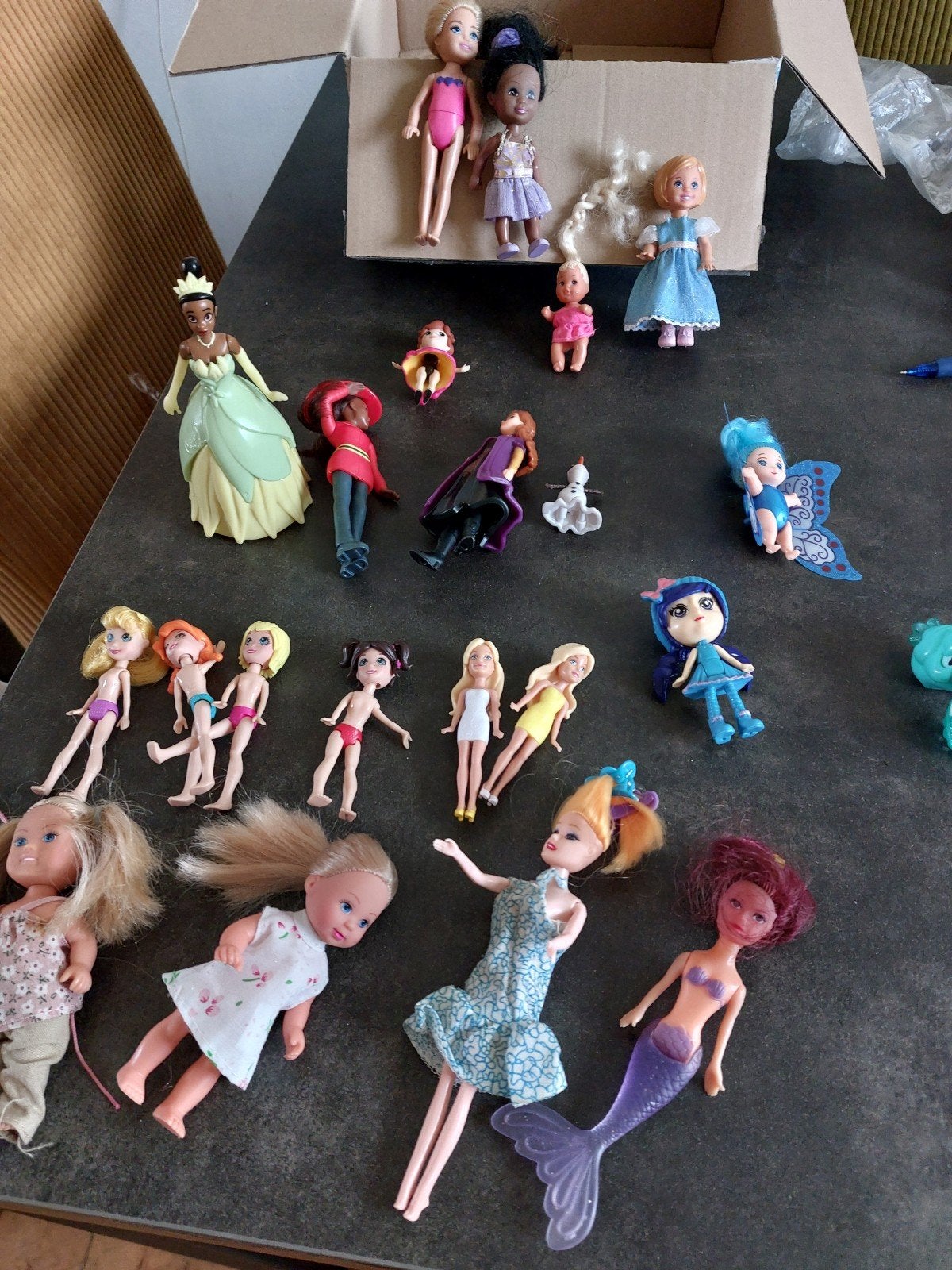 Vele poppetjes o.a. disney, barbie,polly pocket, Verzamelen, Ophalen of Verzenden, Poppenhuis