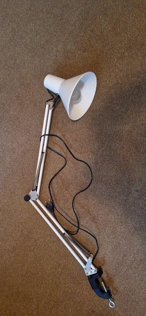 Witte bureaulamp met klem - Verstelbaar en functioneel, Ophalen, Bureaulamp, Gebruikt, Overige merken