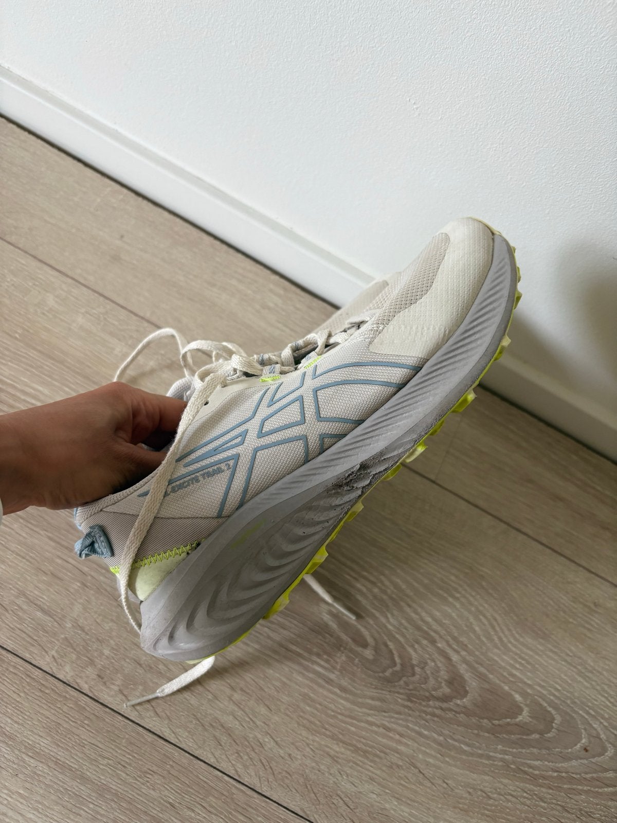 Asics Trailrun schoenen - Comfortabel en gripvast, Gebruikt, Hardloopschoenen, Ophalen of Verzenden, Hardlopen