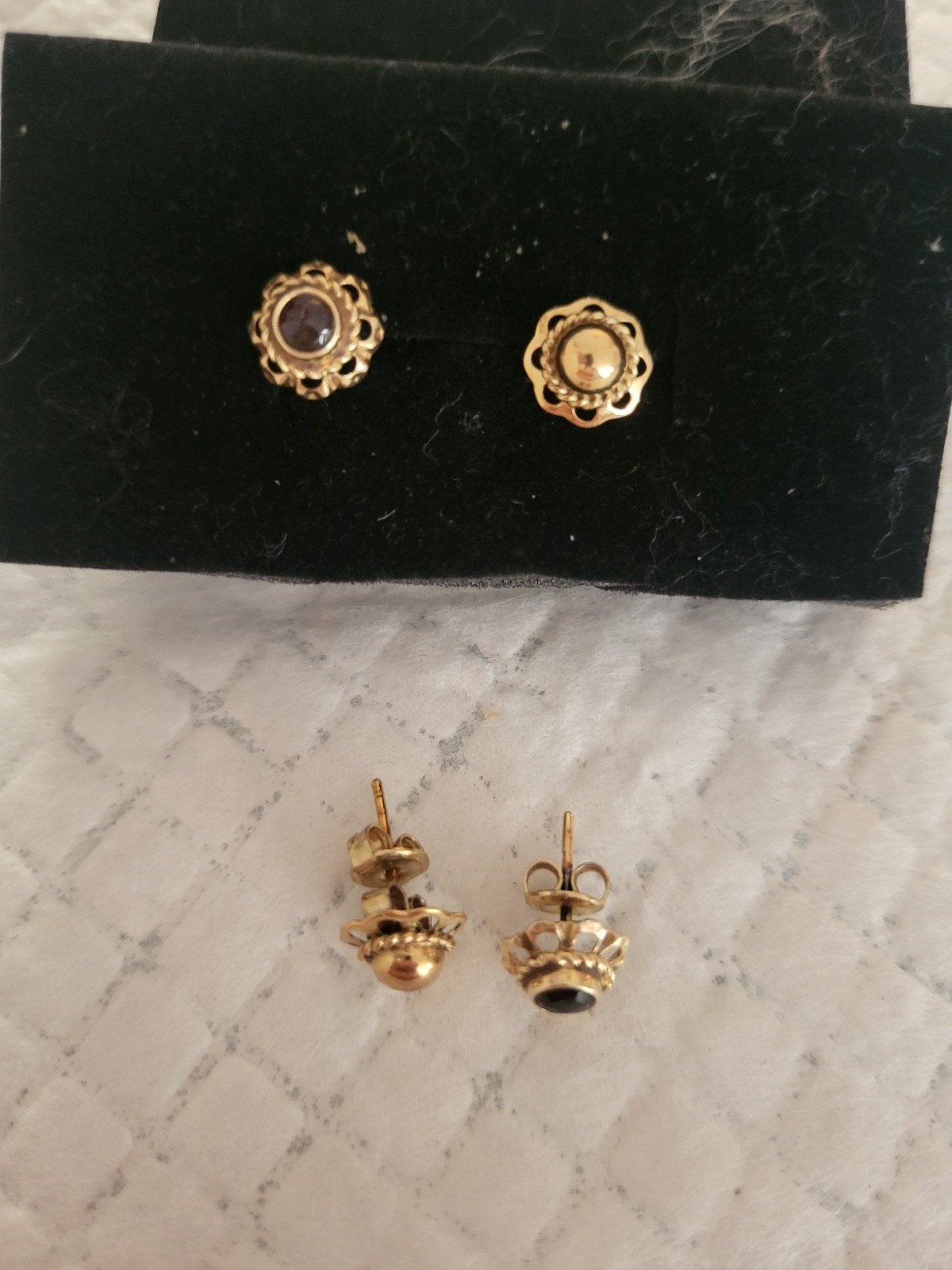 gouden hoor knopjes echt goud pers set.100 euro, Sieraden, Tassen en Uiterlijk, Oorbellen, Ophalen of Verzenden, Zo goed als nieuw