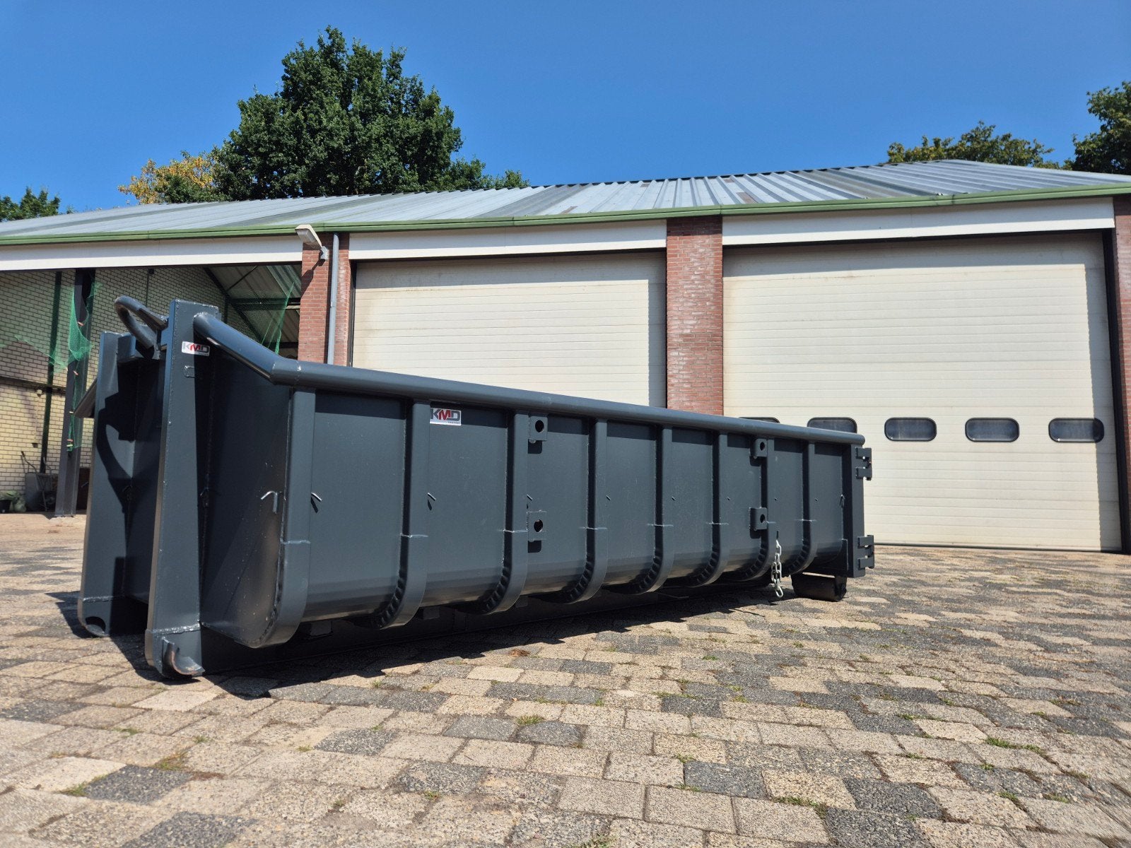 8m3 haakarm container, Ophalen