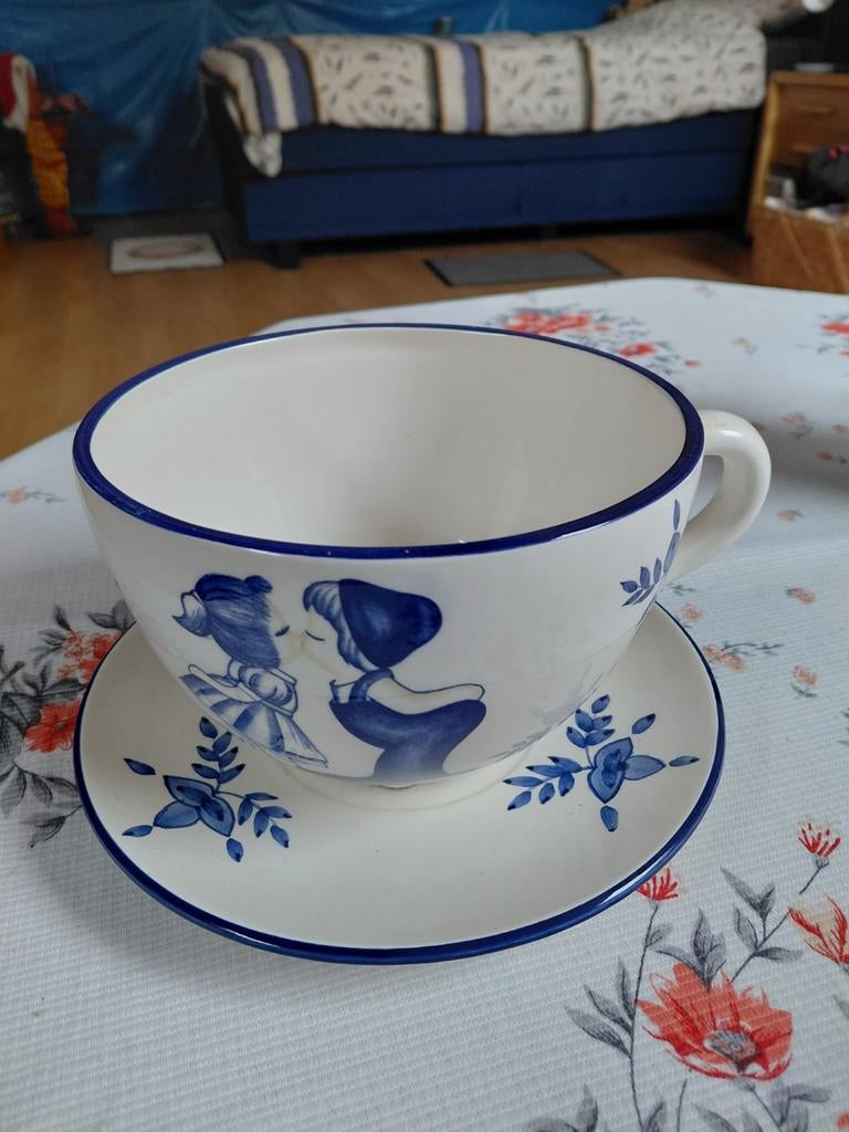Typisch Hollands Souvenirs Kop en Schotel, Ophalen of Verzenden, Zo goed als nieuw, Overige stijlen, Kop(pen) en/of Schotel(s)