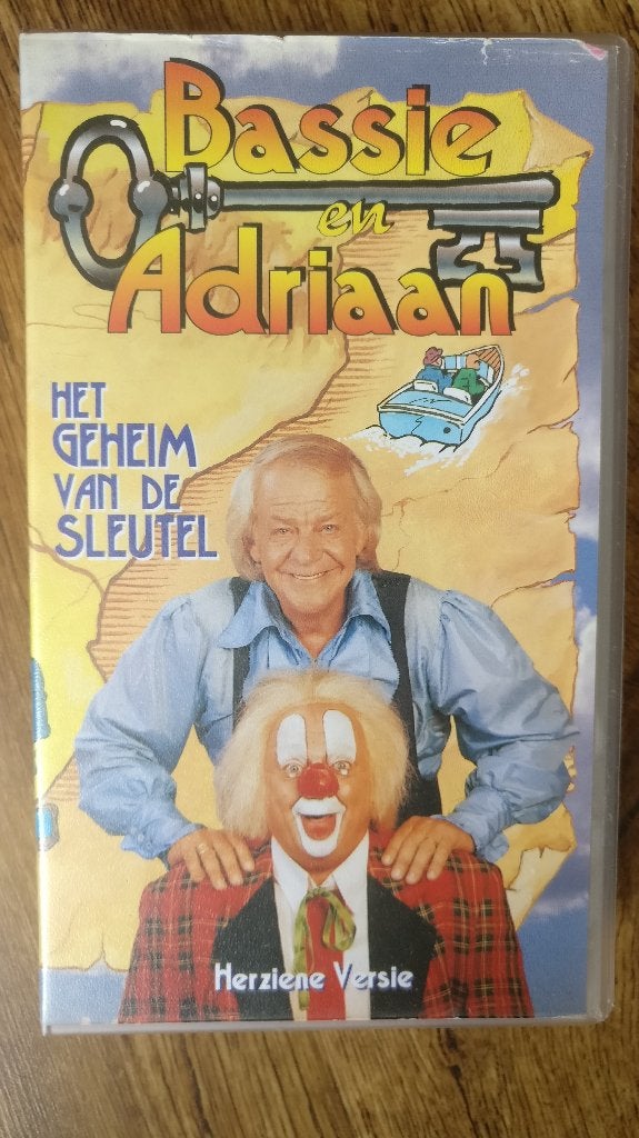 Bassie & Adriaan Het geheim van de sleutel 1996/Arcade, Cd's en Dvd's, VHS | Kinderen en Jeugd, Gebruikt, Alle leeftijden, Kinderprogramma's en -films