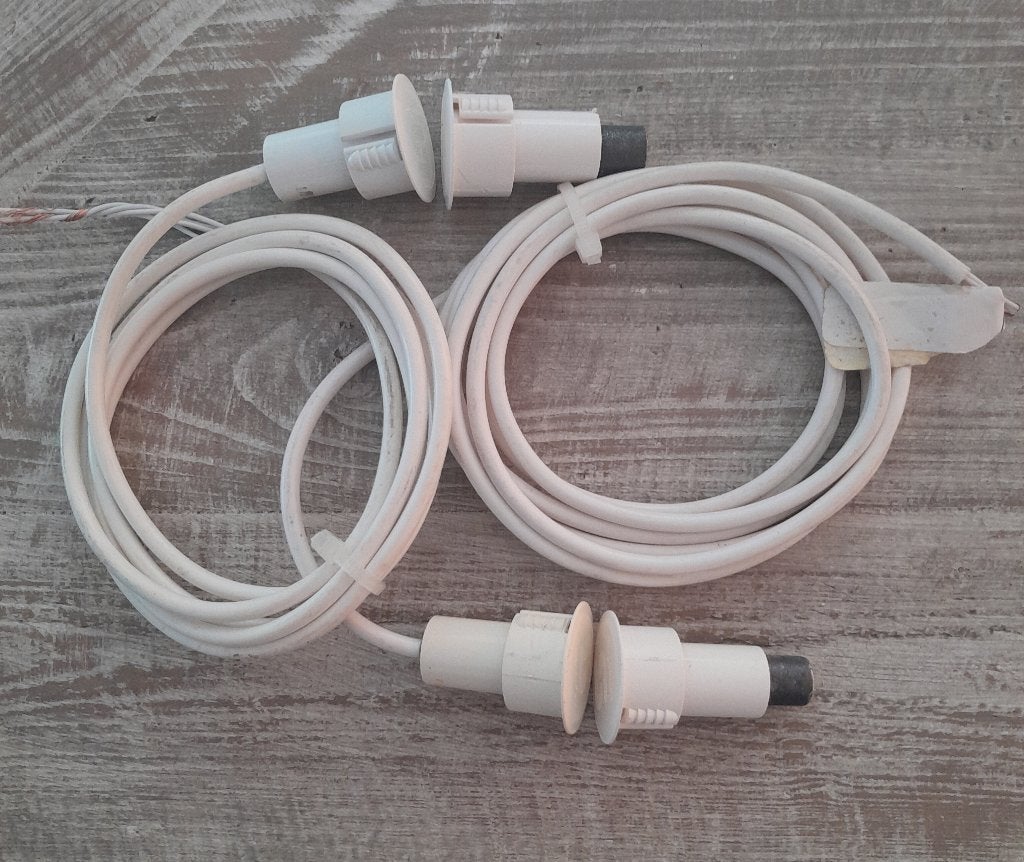 Aritech DC107 Inbouw magneetcontact,, Ophalen of Verzenden, Zo goed als nieuw, Detector, Sensor of Melder, Raam of Deur