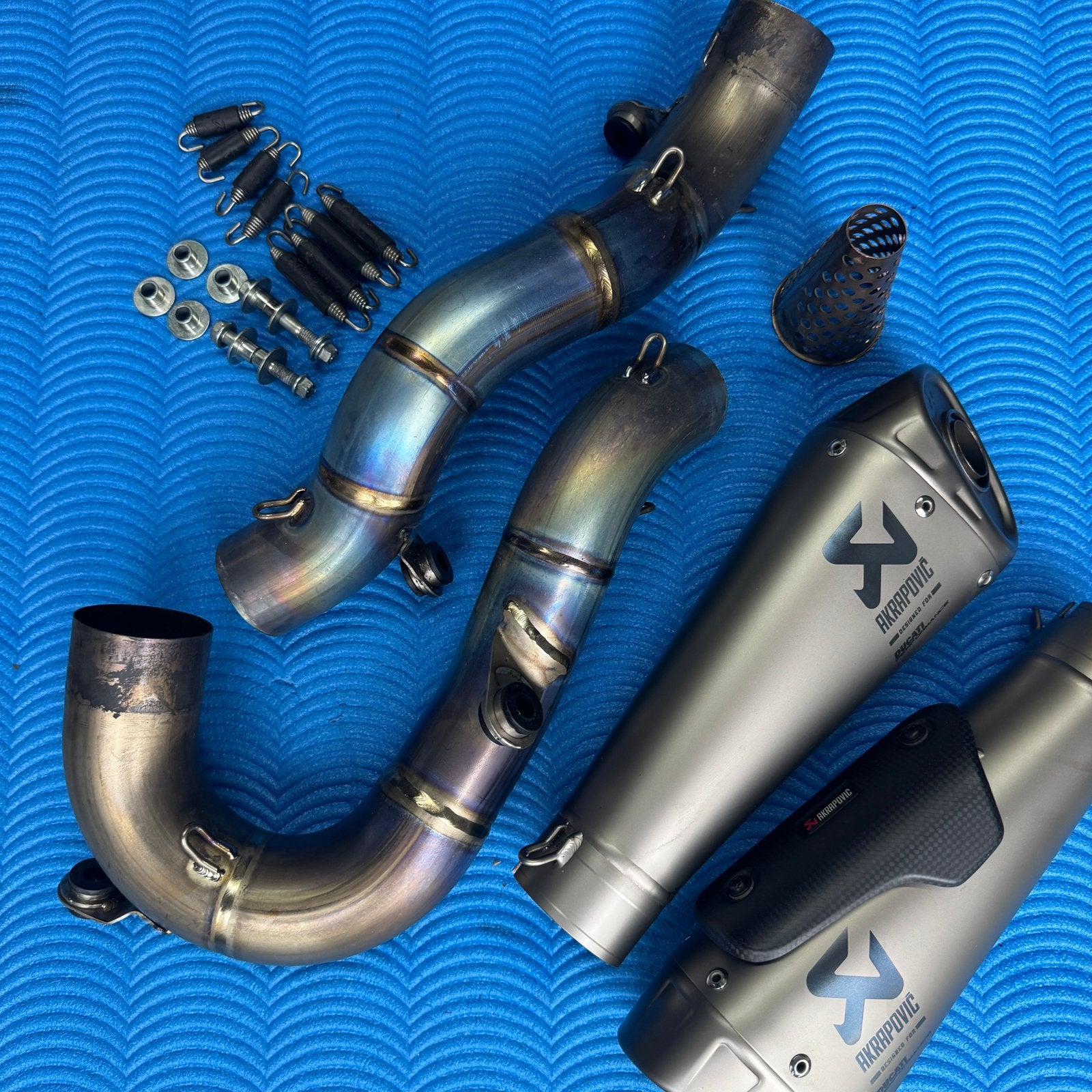 Akrapovic slip - on dempers Ducati Streetfighter V4/V4S, Motoren, Ophalen of Verzenden, Gebruikt