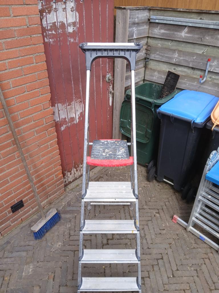 Altrex trap, Doe-het-zelf en Verbouw, Ladders en Trappen, Ophalen of Verzenden, Minder dan 2 meter