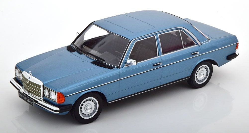 Mercedes-Benz 230E (W123) Limousine 1975 Blauw 1-18 KK-Scale, Hobby en Vrije tijd, Modelauto's | 1:18, Overige merken, KK scale