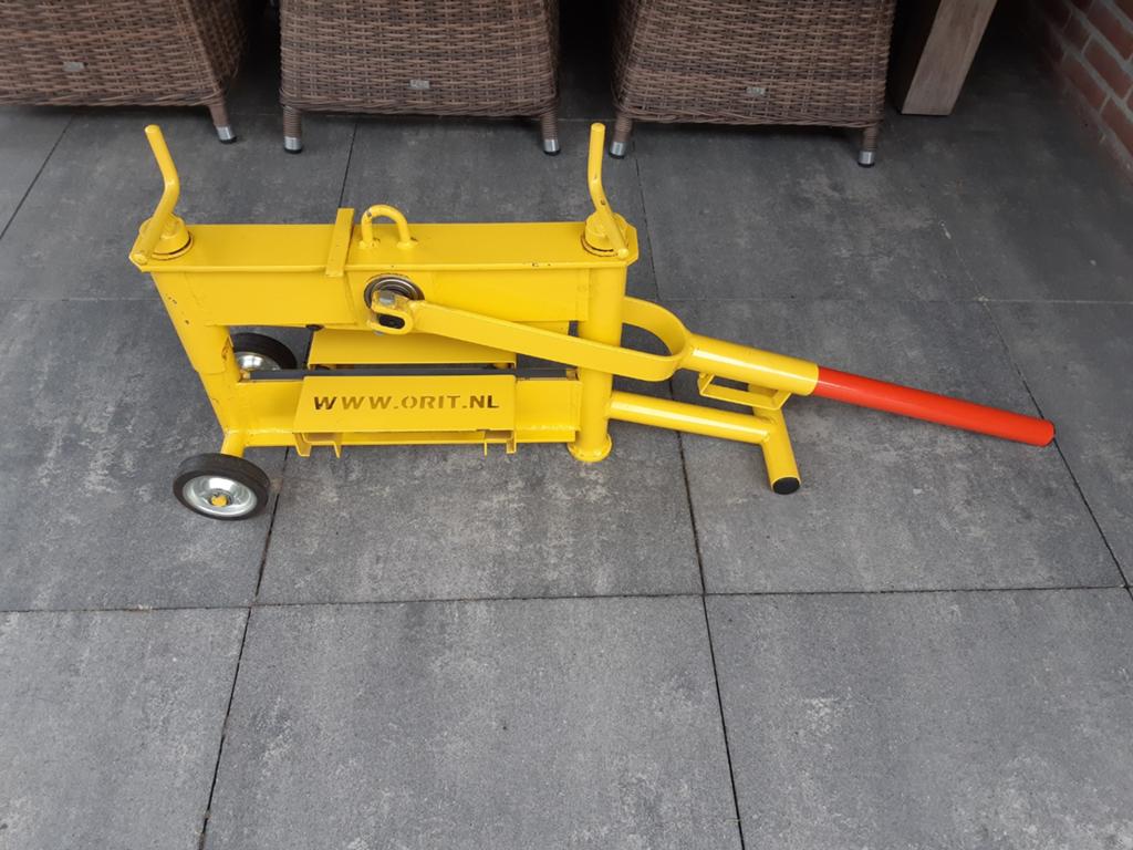Stenenknipper tegelknipper te huur huren €7,50 per dag, Ophalen