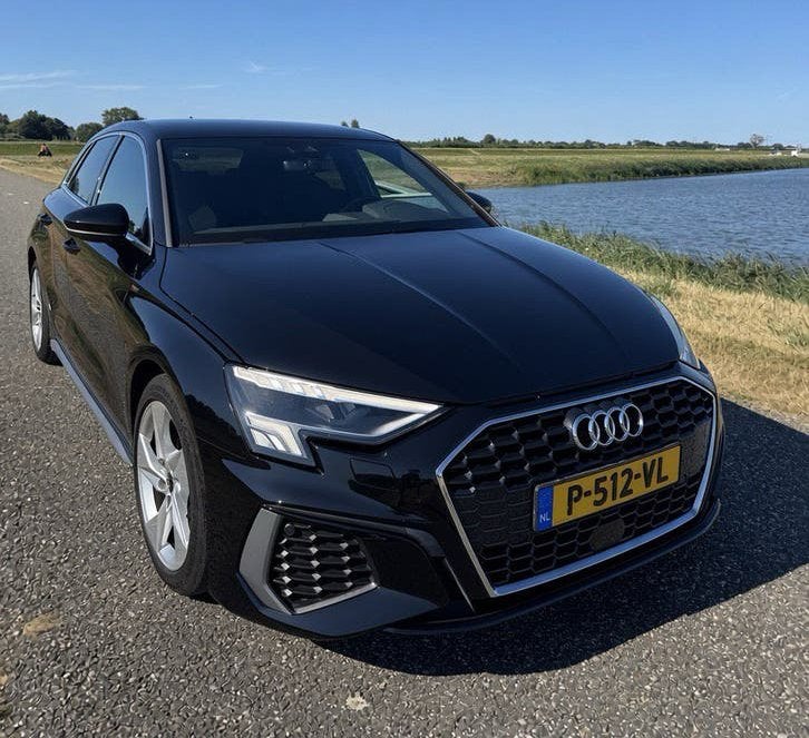 Audi A3 Sportback 35 TFSI 150pk MHEV S edition 2022 Zwart, Auto's, Audi, 1498 cc, 1295 kg, 4 cilinders, Leder en Stof