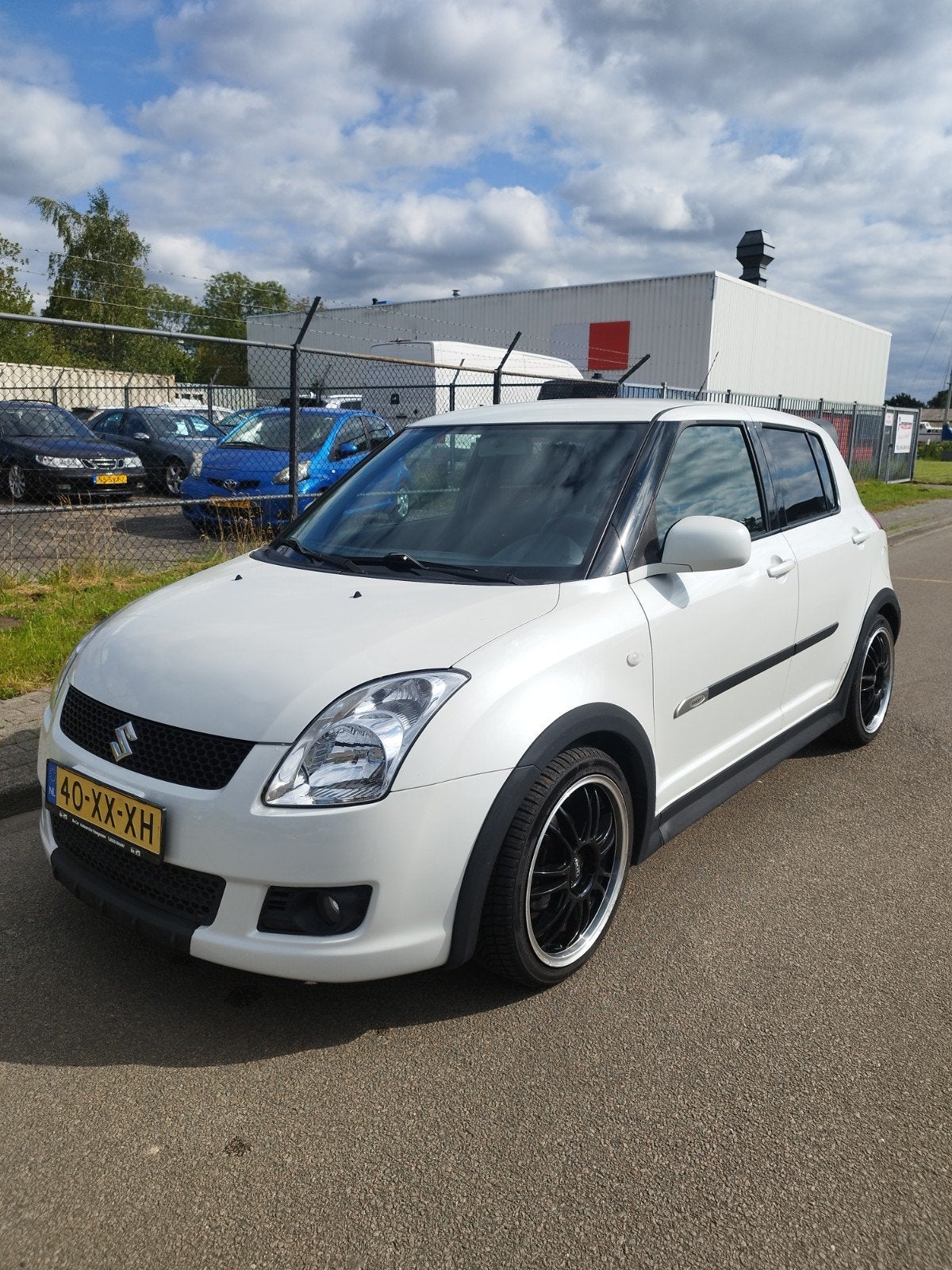 Suzuki Swift 1.3i Parelmoer Airco, Auto's, Voorwielaandrijving, Stof, 40 €/maand, Zwart