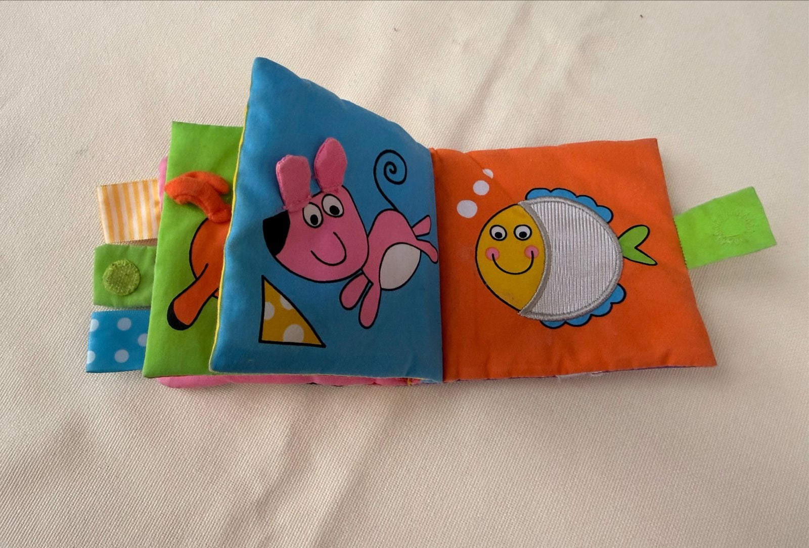Baby speelkleed met babygym en stoffen boekje, Ophalen of Verzenden, Gebruikt, Speelkleed