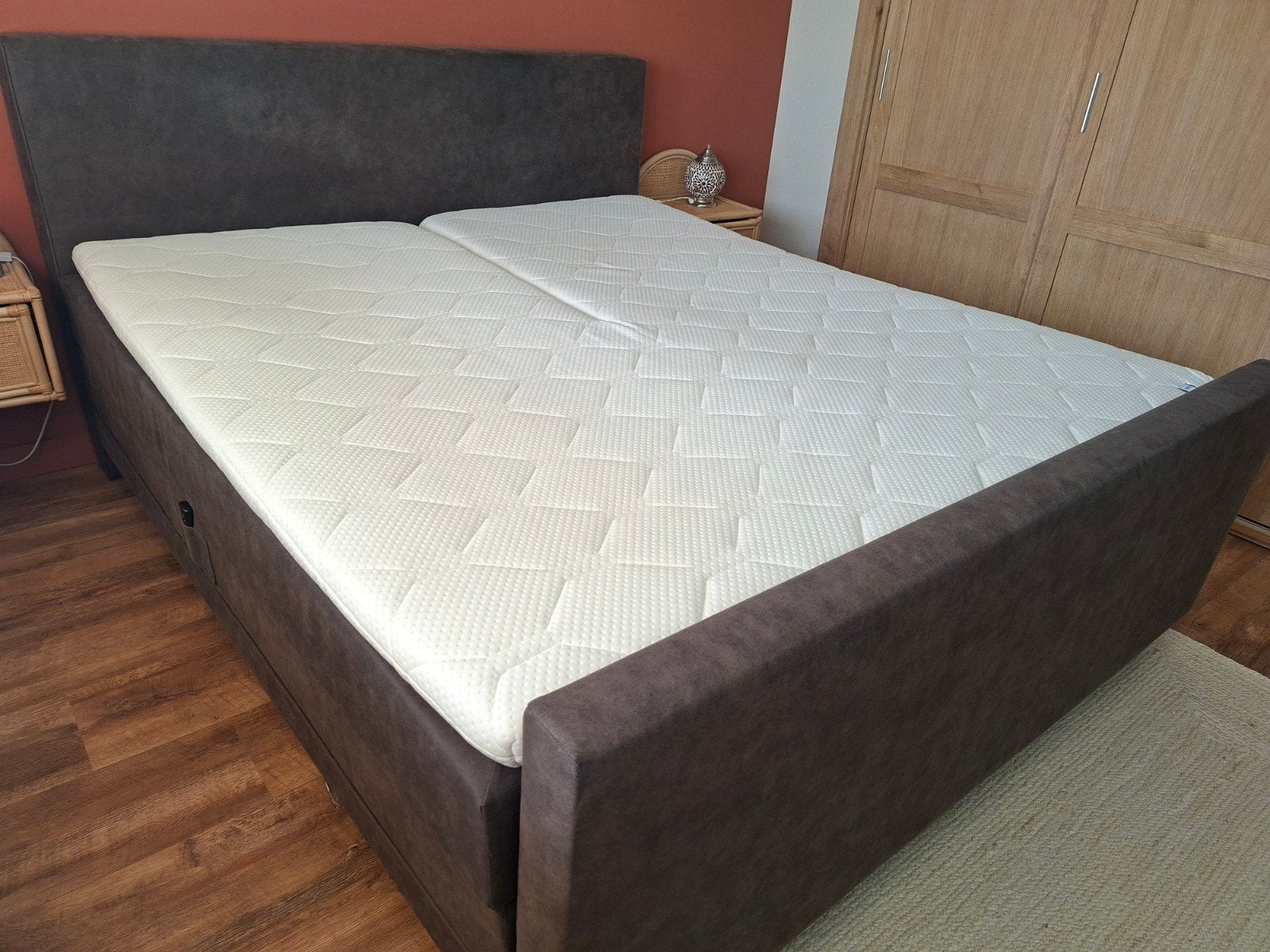 Goossens Boxspring Elektrisch Verstelbaar + Auping Topper, Huis en Inrichting, Ophalen, Gebruikt, Bruin, Tweepersoons
