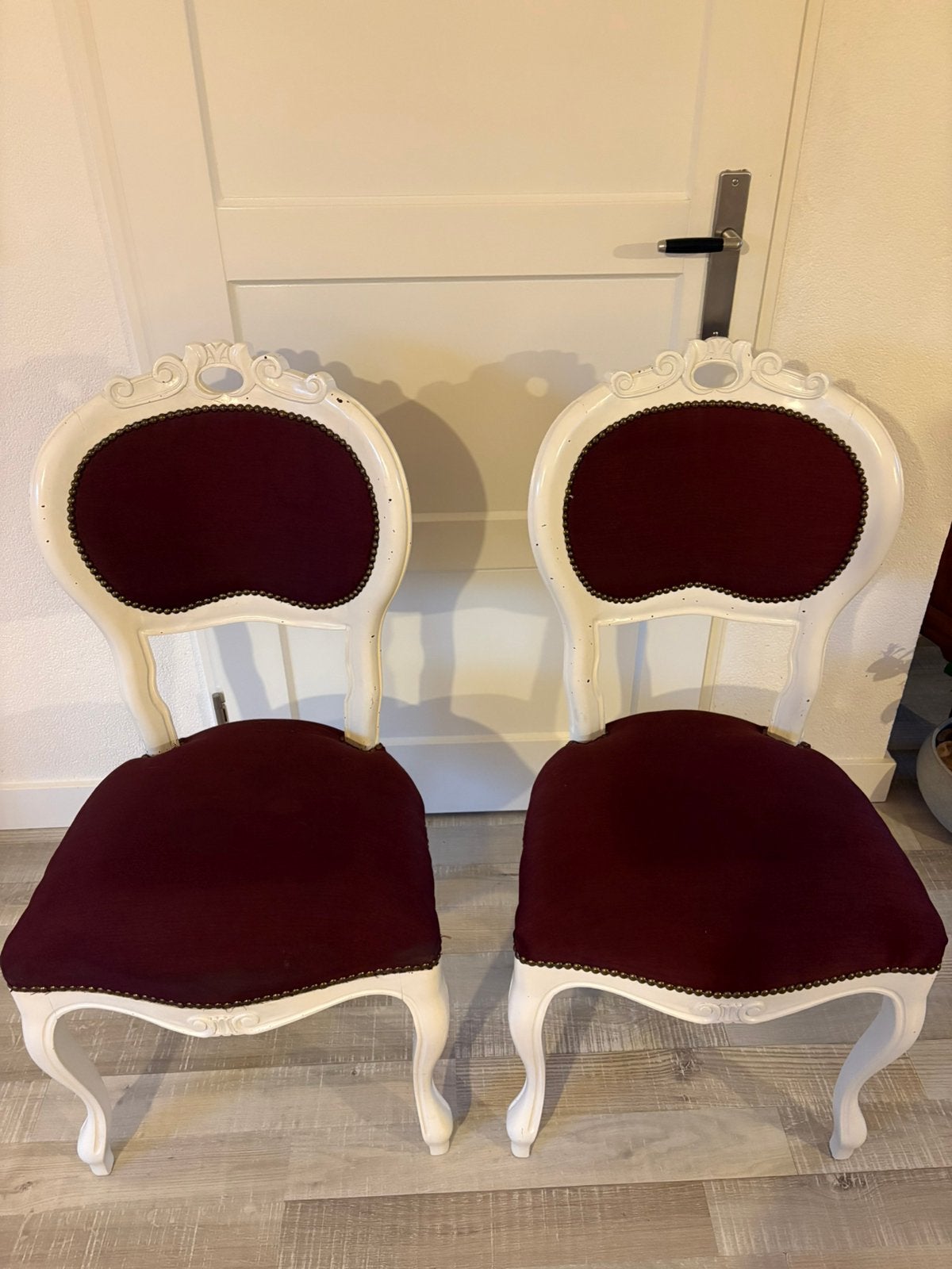 2 mooie bordeaux rode queen ann stoelen, Ophalen